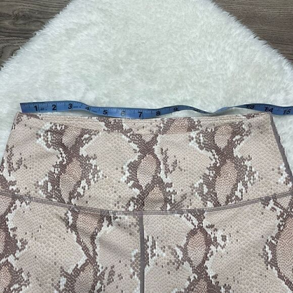 Varley Athletic Gym Shorts Size Large Snake Pattern Stretch Compression - Picture 5 of 7